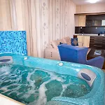 Premier - Center, Panorama View 酒店 4*