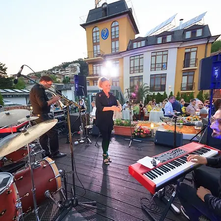 Premier - Center, Panorama View Szálloda