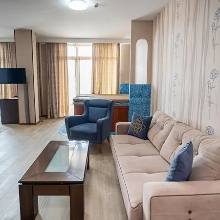 Premier - Center, Panorama View 4* Veliko Tárnovo