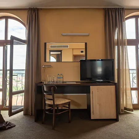 Premier - Center, Panorama View Hotel Veliko Tarnovo