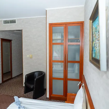Premier - Center, Panorama View Hotel Veliko Tărnovo